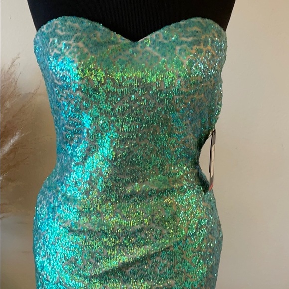 NWT La Femme mermaid strapless Dress Size 4 - Picture 15 of 16